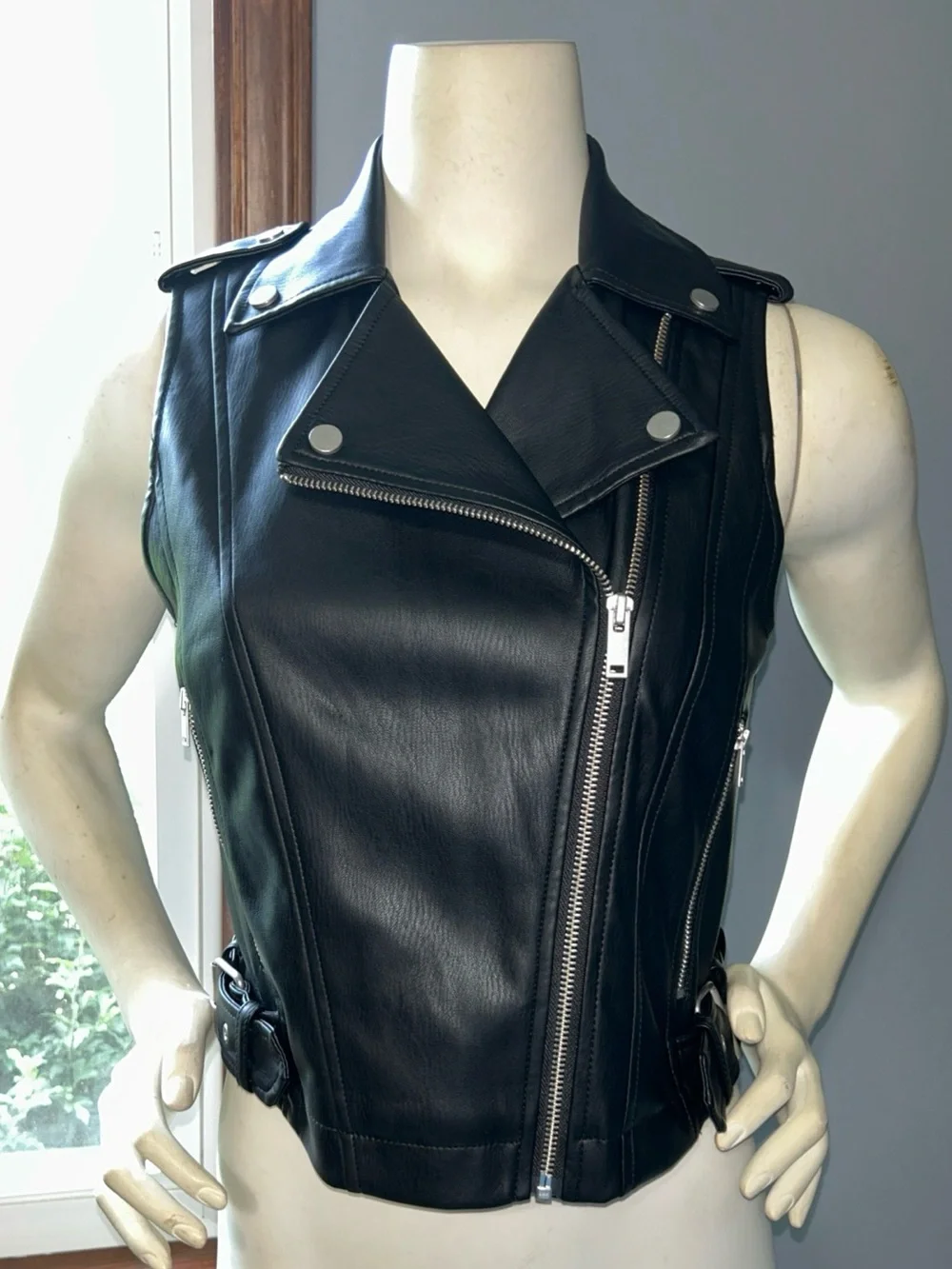 Anthropologie Women’s XXS Faux Leather Cropped Sleveless Moto Jacket Festival